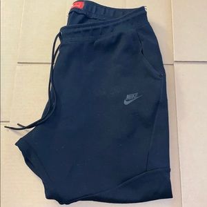 Nike Men’s Black Tech fit sweats